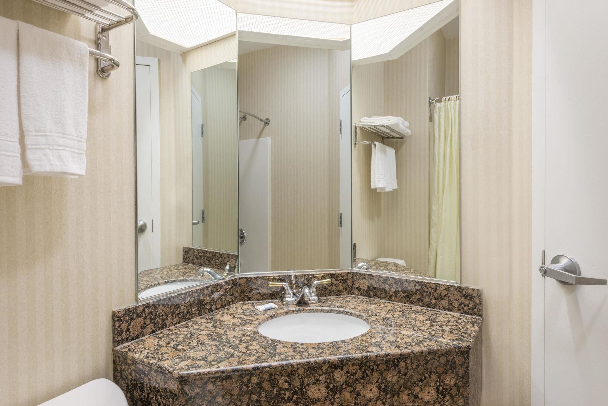 Super 8 By Wyndham Harrisburg Hershey North מראה חיצוני תמונה