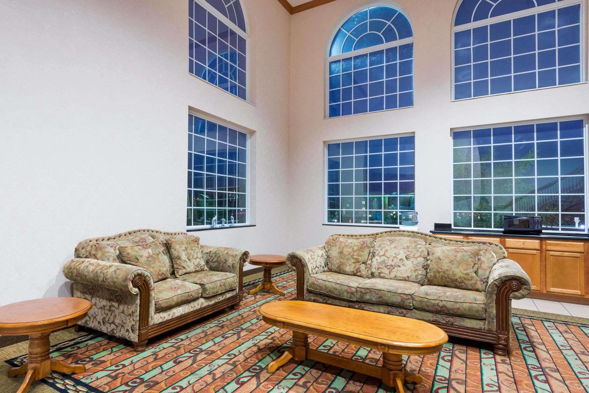 Super 8 By Wyndham Harrisburg Hershey North מראה חיצוני תמונה
